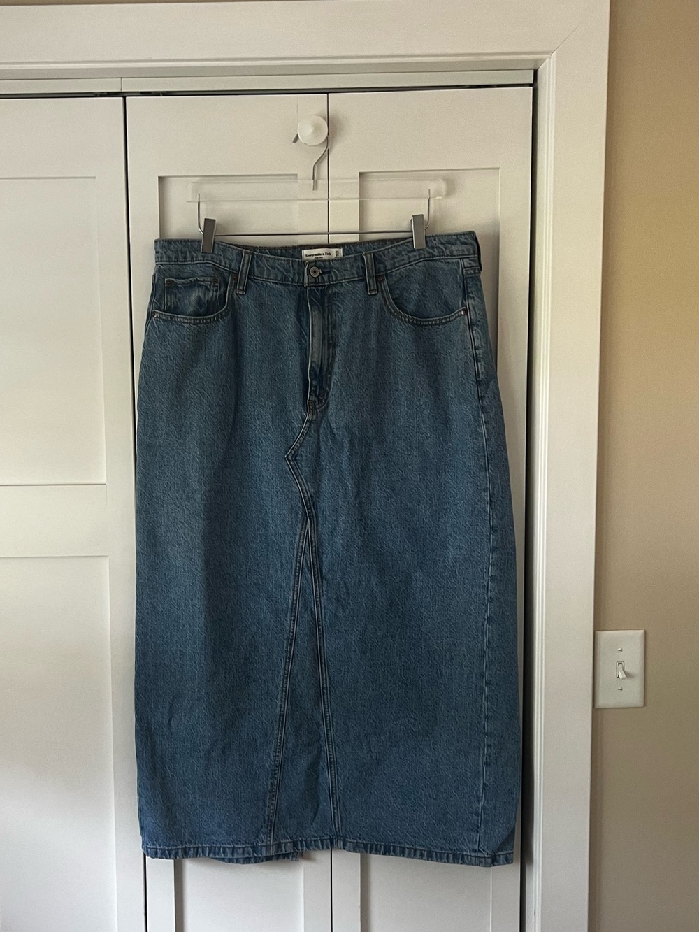 Abercrombie & Fitch Blue Denim Maxi Skirt Size 33 | 16